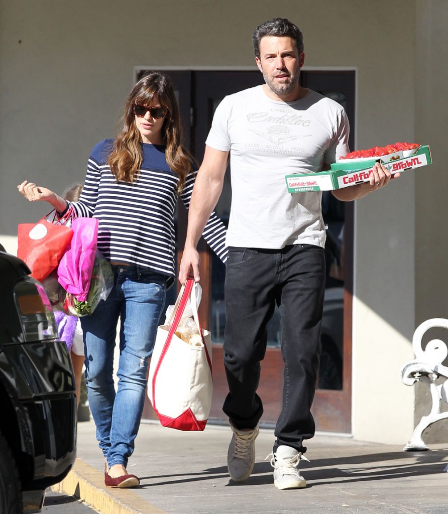 Ben Affleck & Jennifer Garner Visit The Farmer's Market