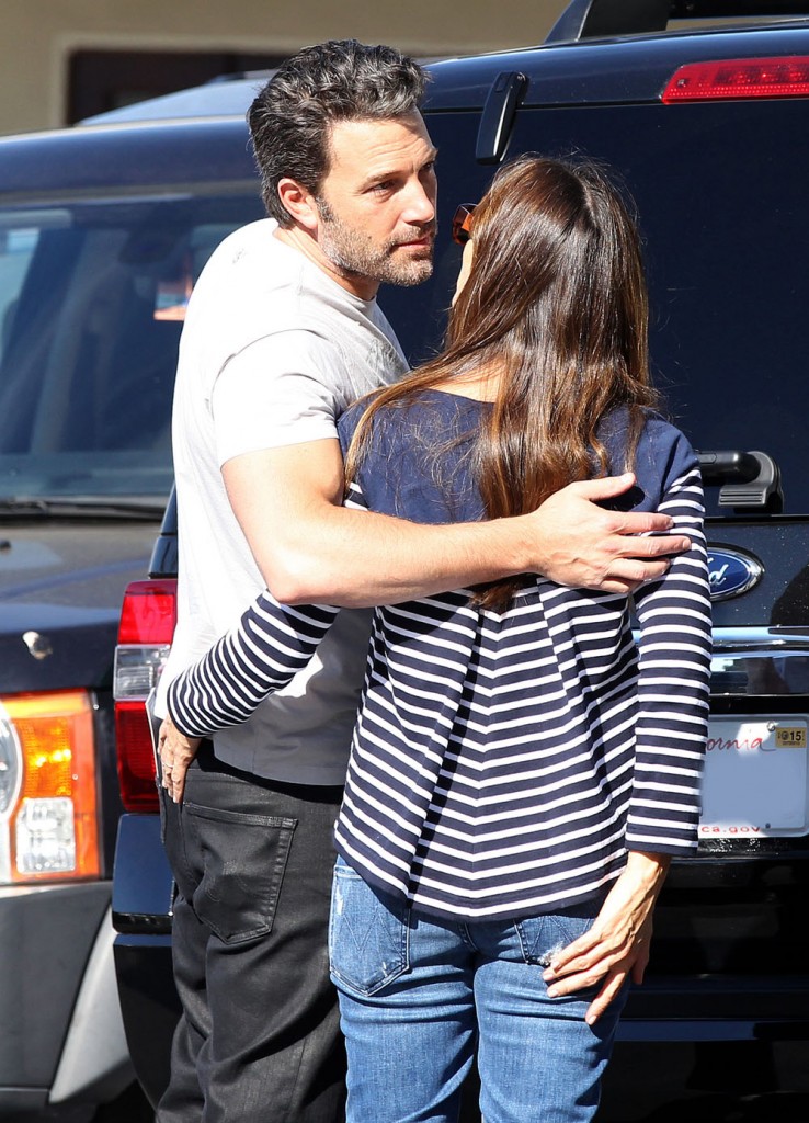 Ben Affleck & Jennifer Garner Visit The Farmer's Market