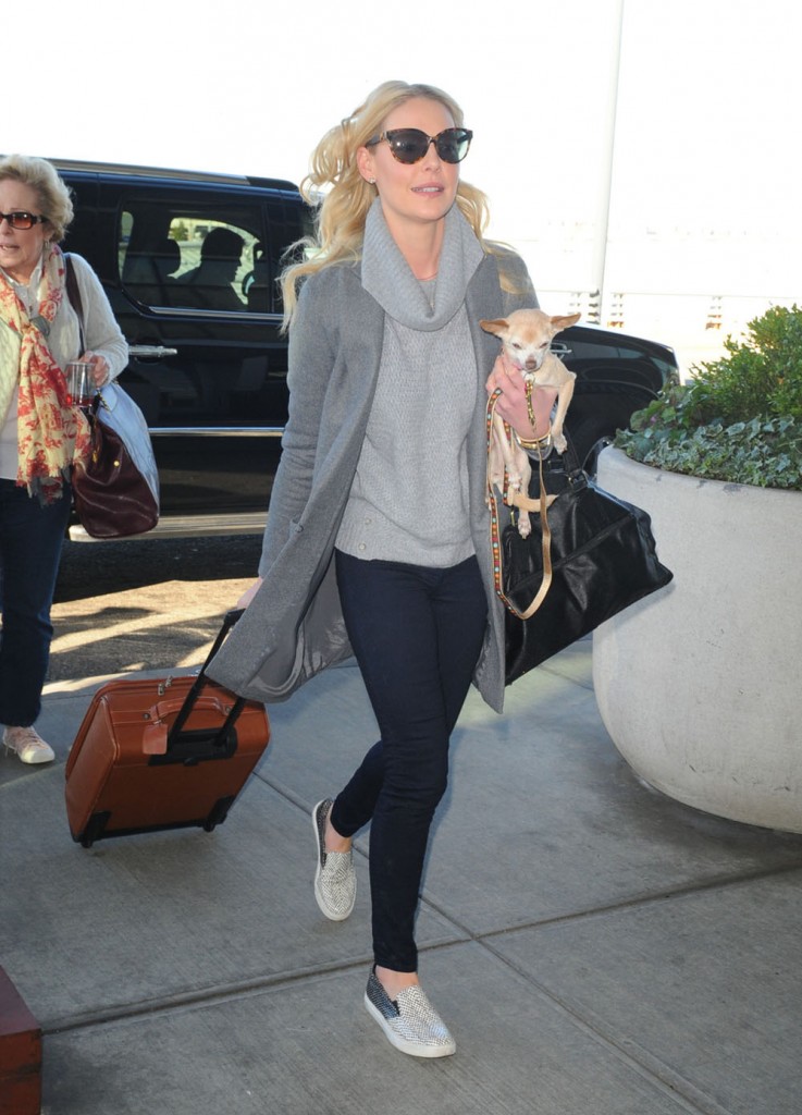 Katherine Heigl arrives at JFK airport in New York City