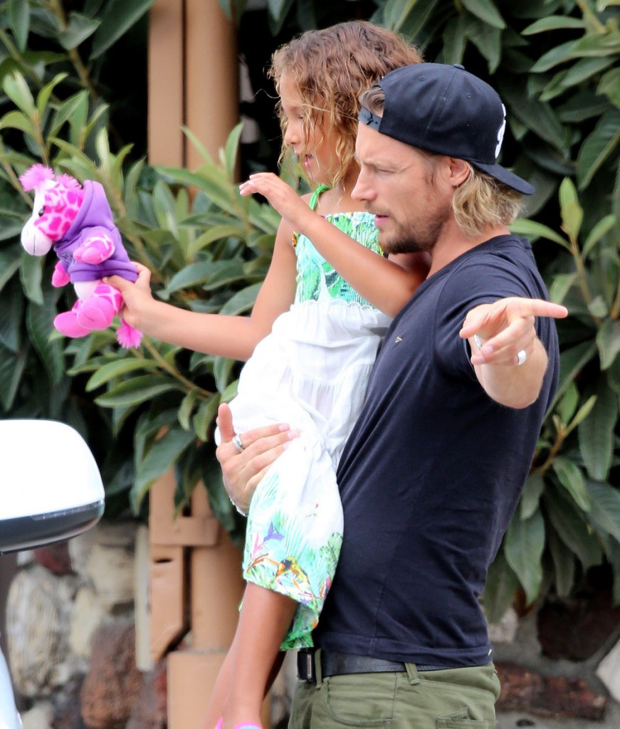 Exclusive... Gabriel Aubry Takes Nahla Out For Lunch