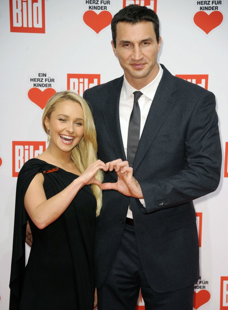 Hayden Panettiere Gives Birth To A Baby Girl **FILE PHOTOS**