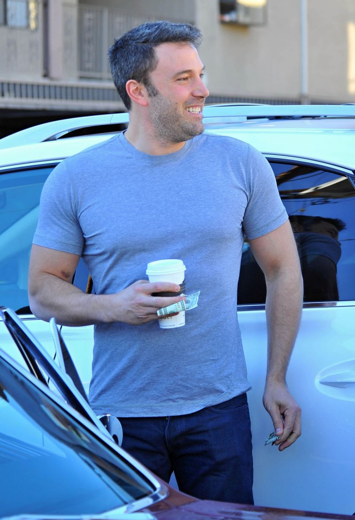 Ben Affleck Shows Off The Guns In Brentwood