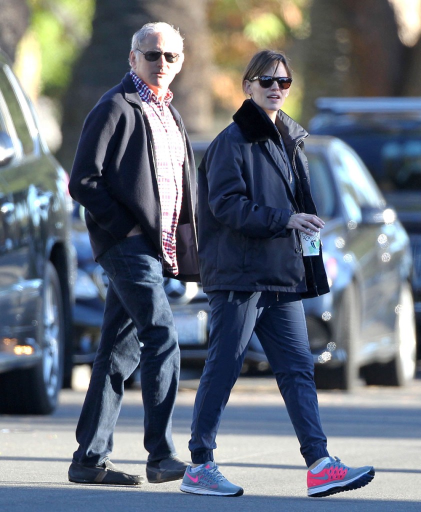 Jennifer Garner & Victor Garber Meet For Coffee