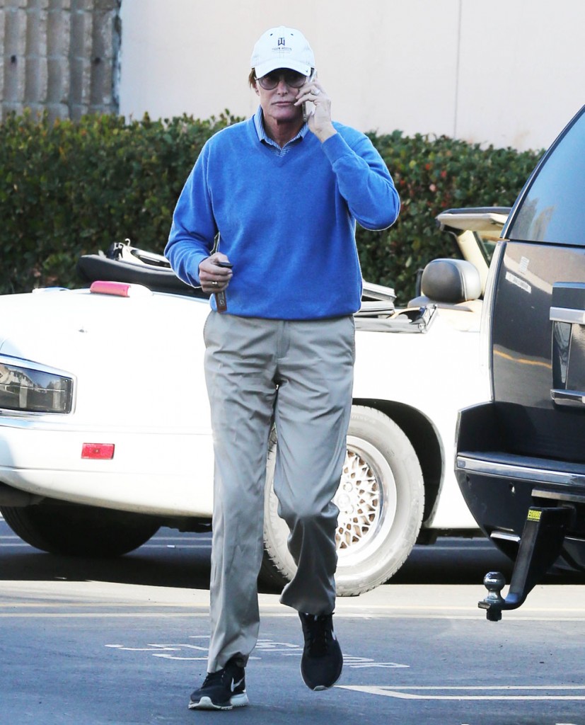 Exclusive... Bruce Jenner Is Still Wearing His Wedding Ring After Divorce Was Finalized!