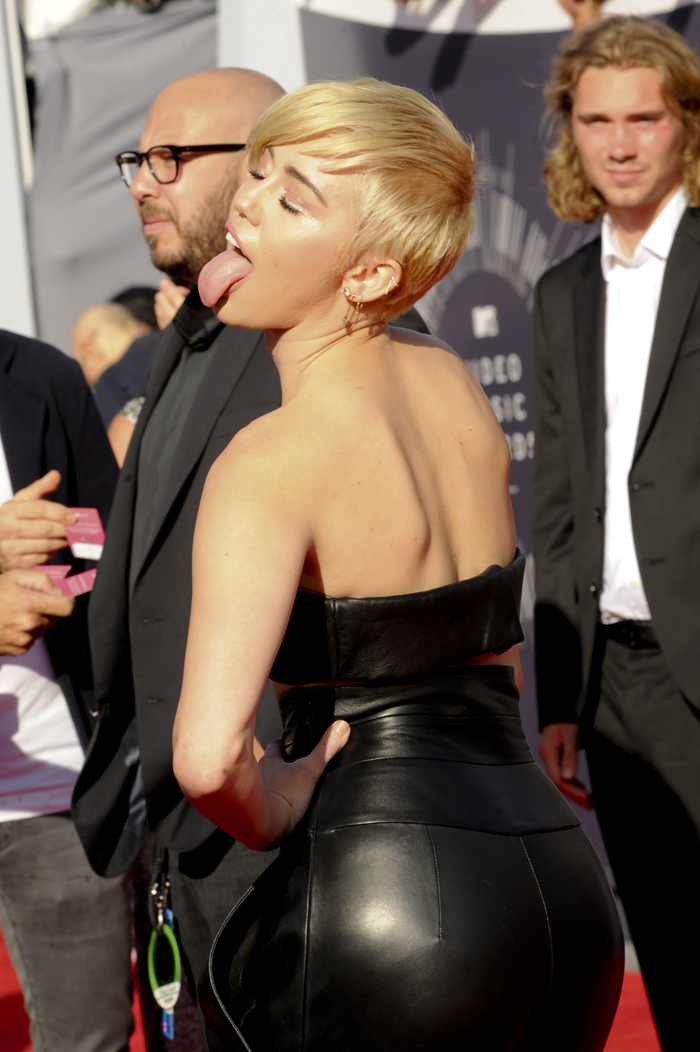 Miley Cyrus width=