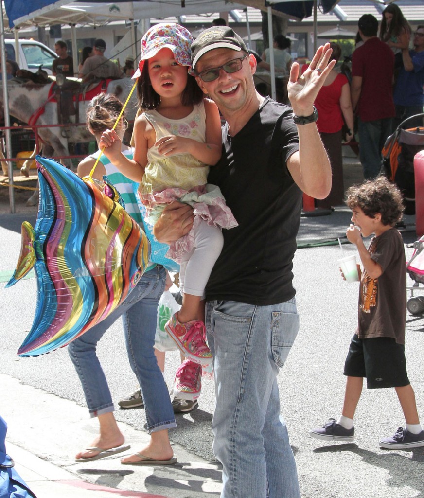 Jon Cryer Takes the Fam to Farmer's Market