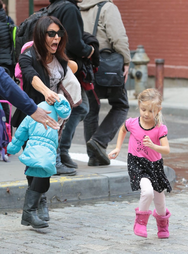 Bethenny Frankel Out In NYC With Her Daughter