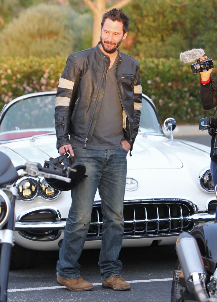 Keanu Reeves Stops At A Classic Car Meet