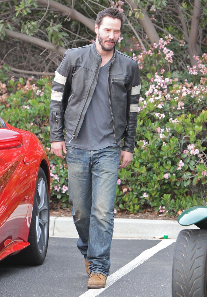 Keanu Reeves Stops At A Classic Car Meet