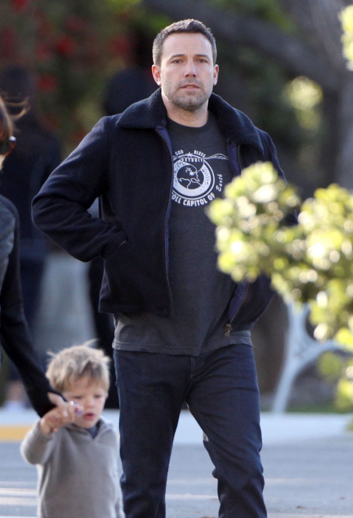 Ben Affleck & Jennifer Garner Take Samuel To Breakfast