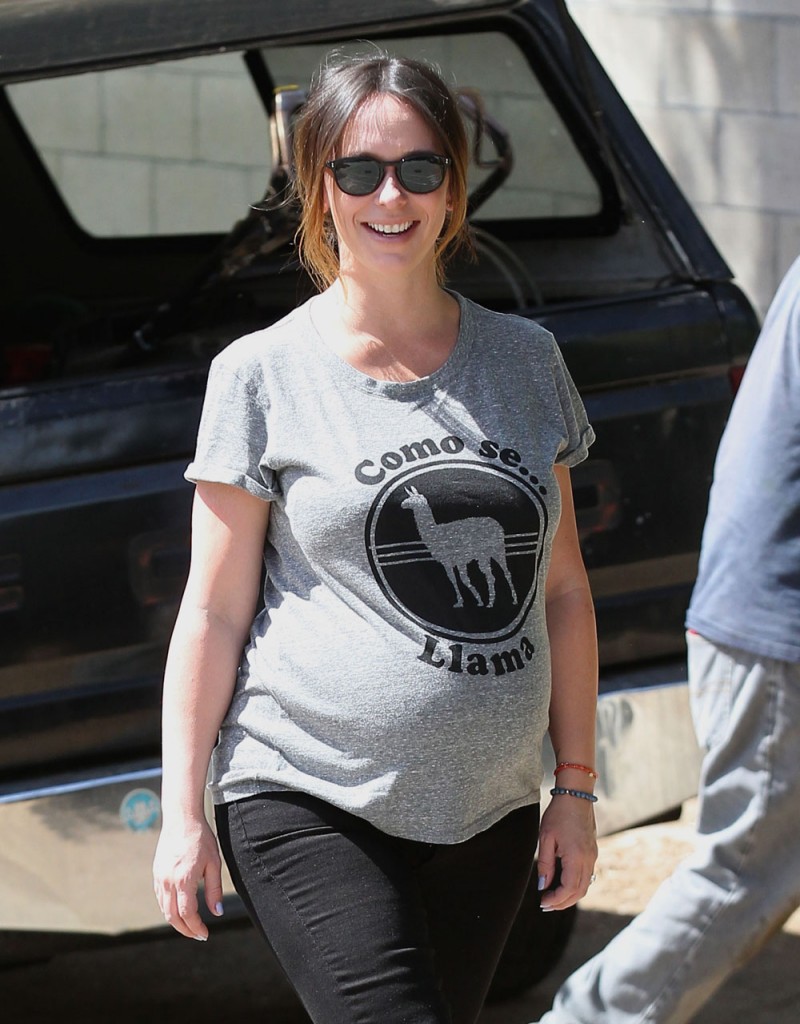 Exclusive... Pregnant Jennifer Love Hewitt Out And About In Santa Monica