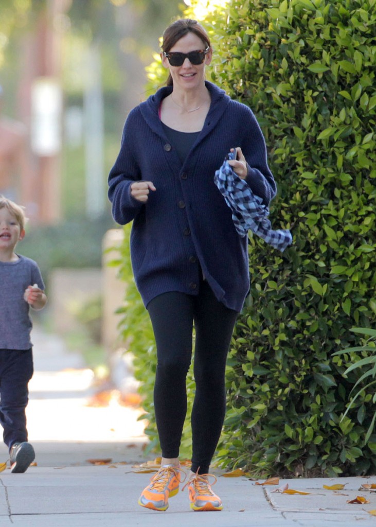 Exclusive... Jennifer Garner Takes Samuel For A Walk