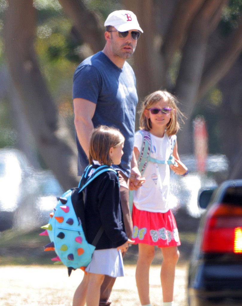Ben Affleck Out In Santa Monica With His Daughters