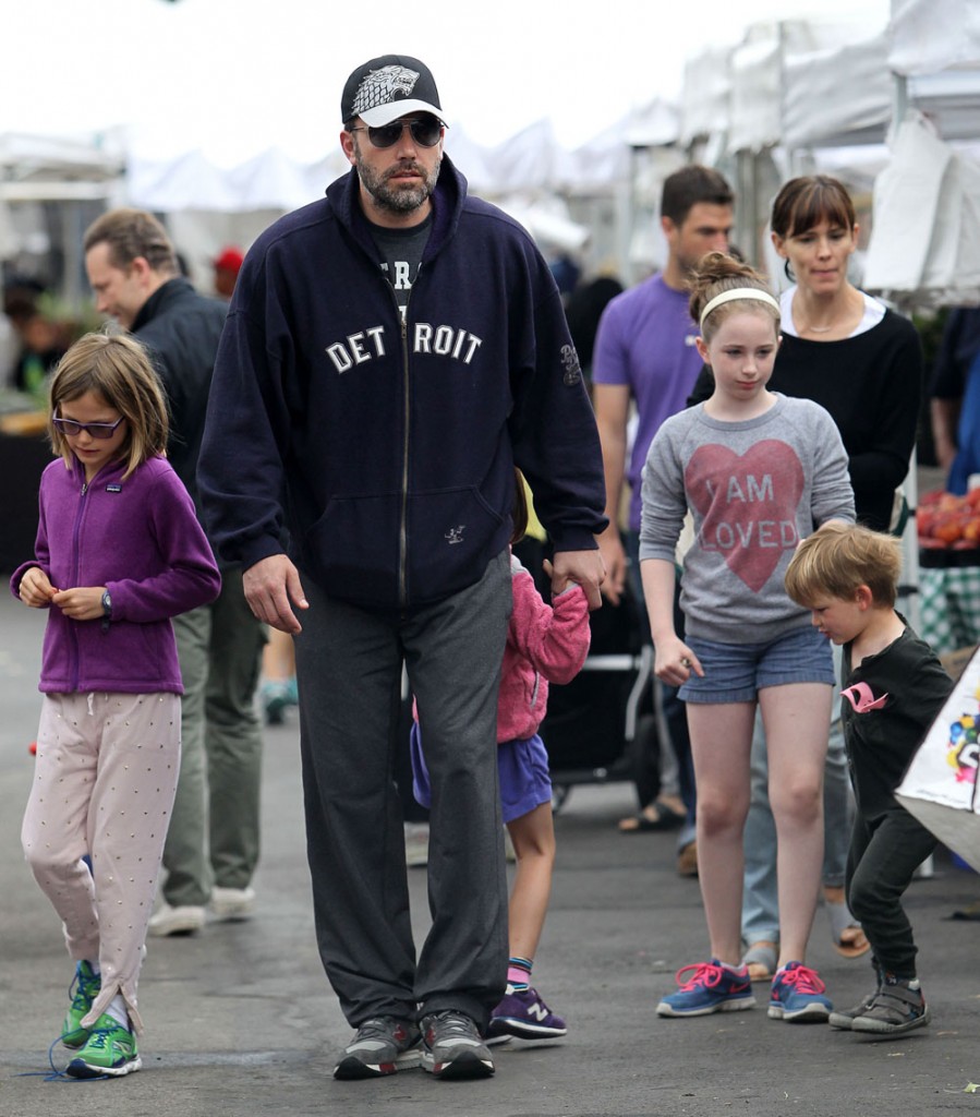 Ben Affleck & Jennifer Garner Visit The Farmer's Market With Their Children