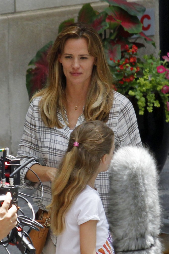 Jennifer Garner, Queen Latifah and a little girl seen on the sets of 'Miracles from Heaven' in Atlanta
