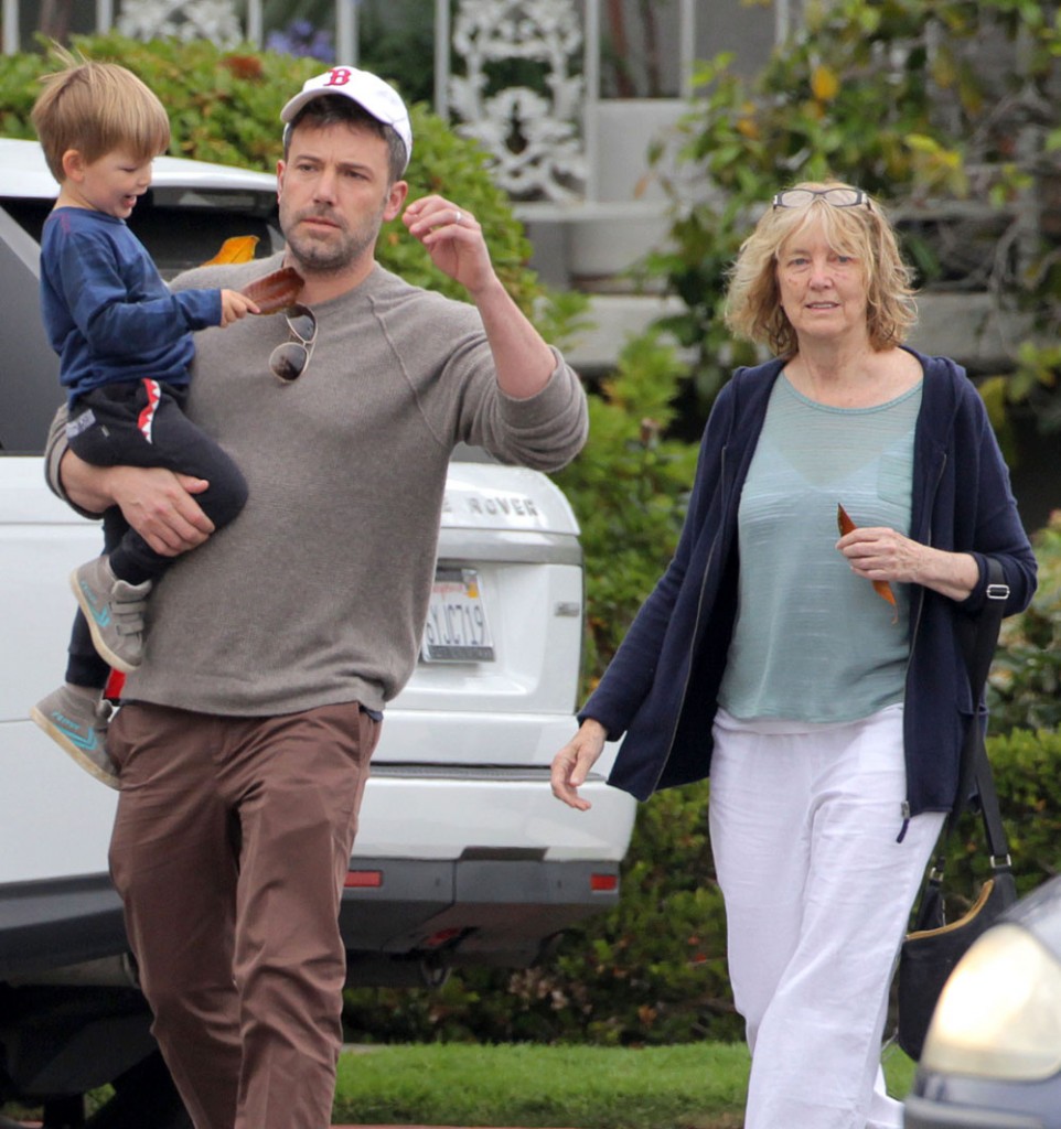 Ben Affleck Takes His Mother & Son To Breakfast