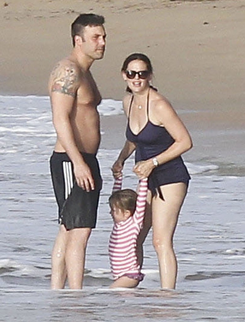 Ben Affleck & Jennifer Garner Divorcing After 10 Years of Marriage - FILE PHOTOS