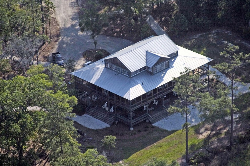 Ben Affleck is holed up at his plantation-style house on Hampton Island, Georgia as Jennifer Garner reportedly refuses to speak to him about anything other than their children