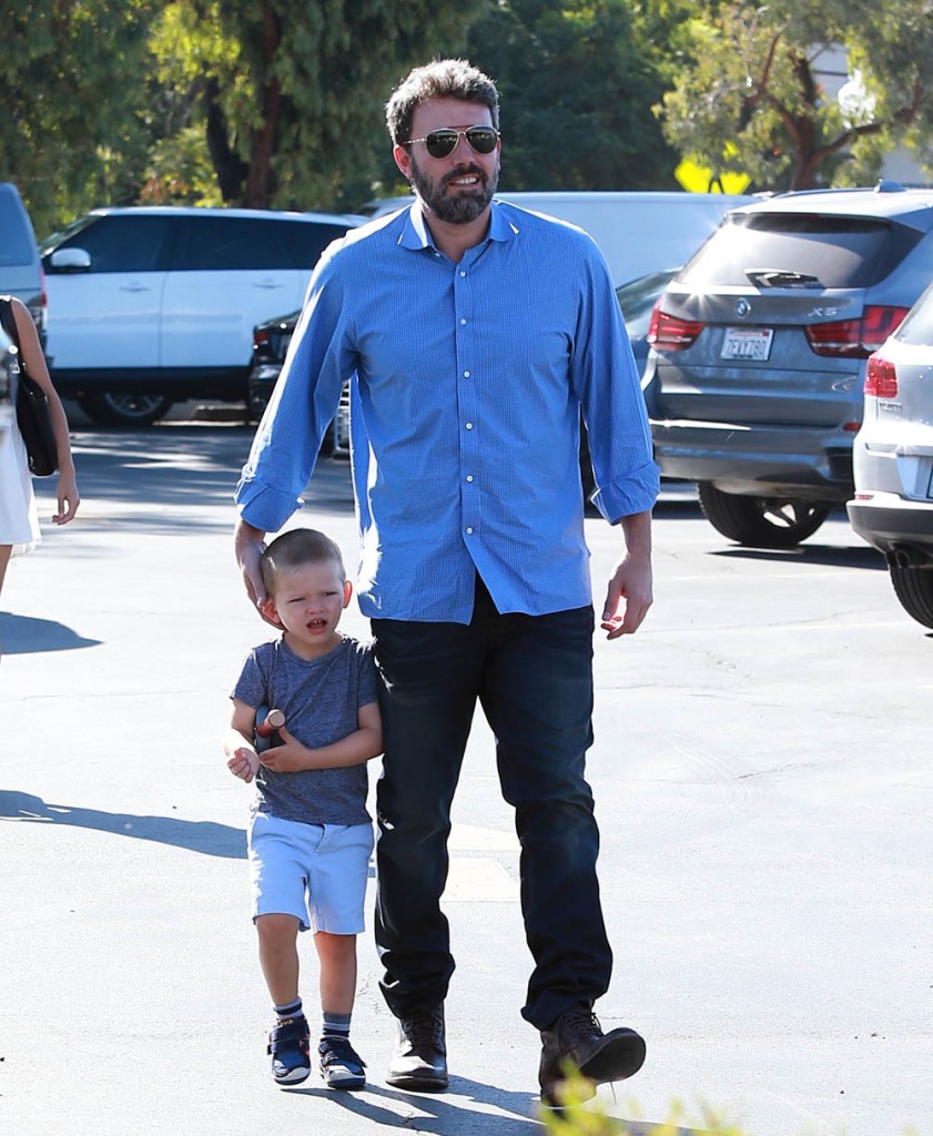 Ben Affleck Enjoys The Farmer's Market With His Children