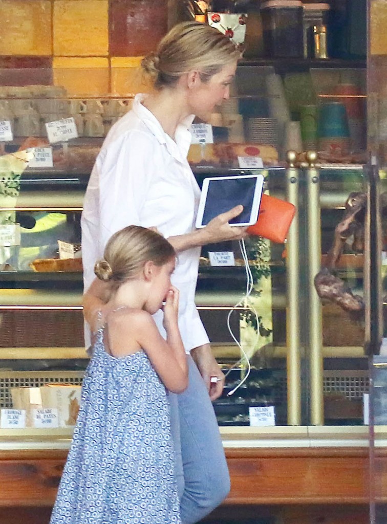 Kelly Rutherford Spends Time In Monte-Carlo With Her Children