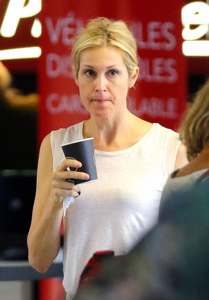 Kelly Rutherford Lands In Nice Ahead Of Custody Hearing