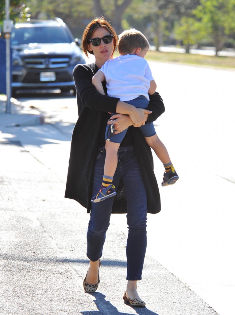 Jennifer Garner Out And About With Her Children