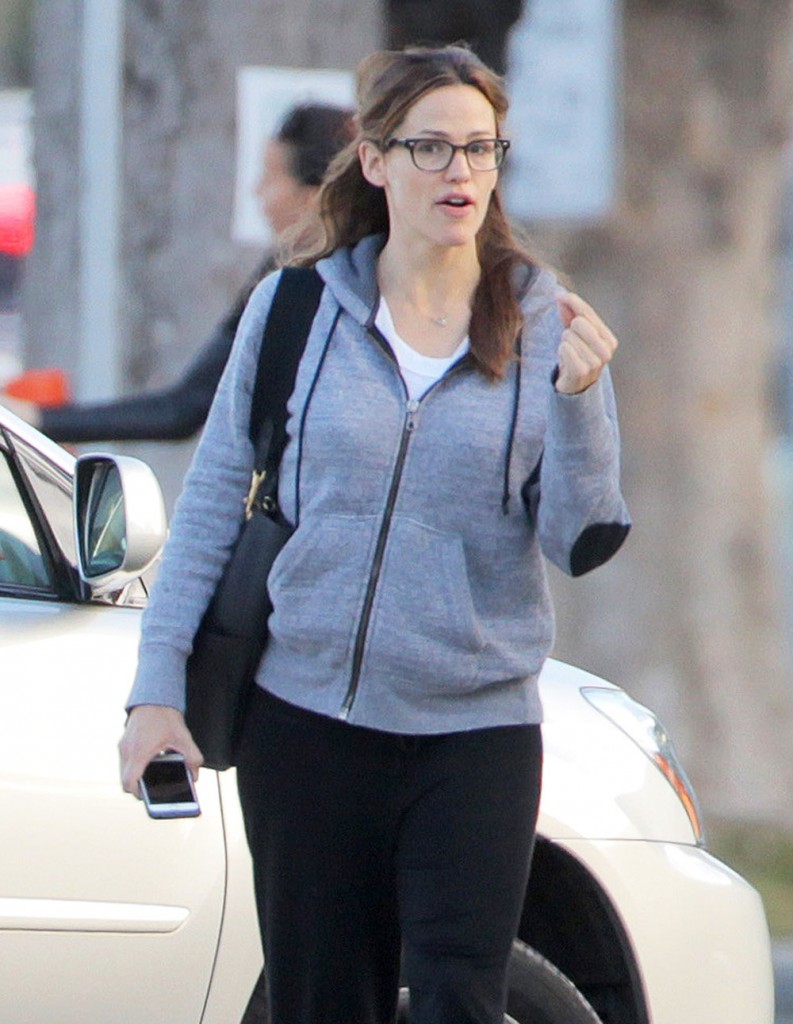 Exclusive... Jennifer Garner Out And About In Brentwood