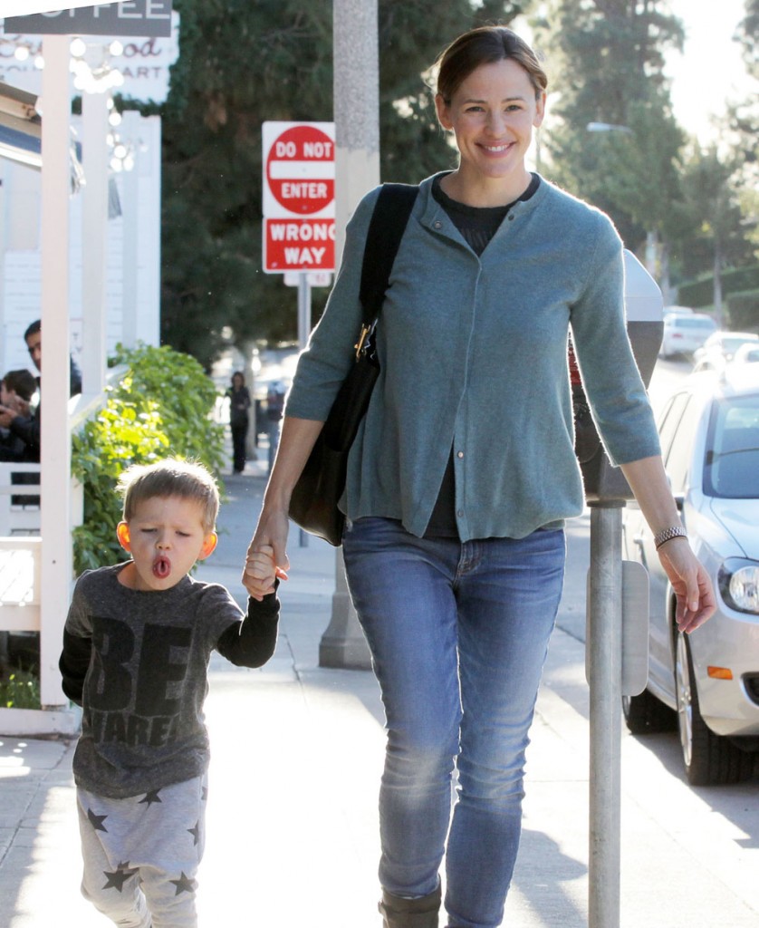Jennifer Garner Out In Brentwood With Her Son