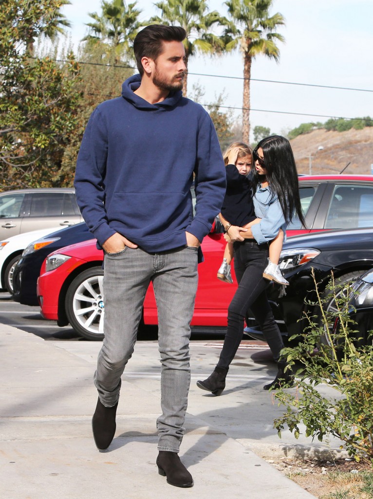 Kourtney Kardashian & Scott Disick Lunch In Calabasas