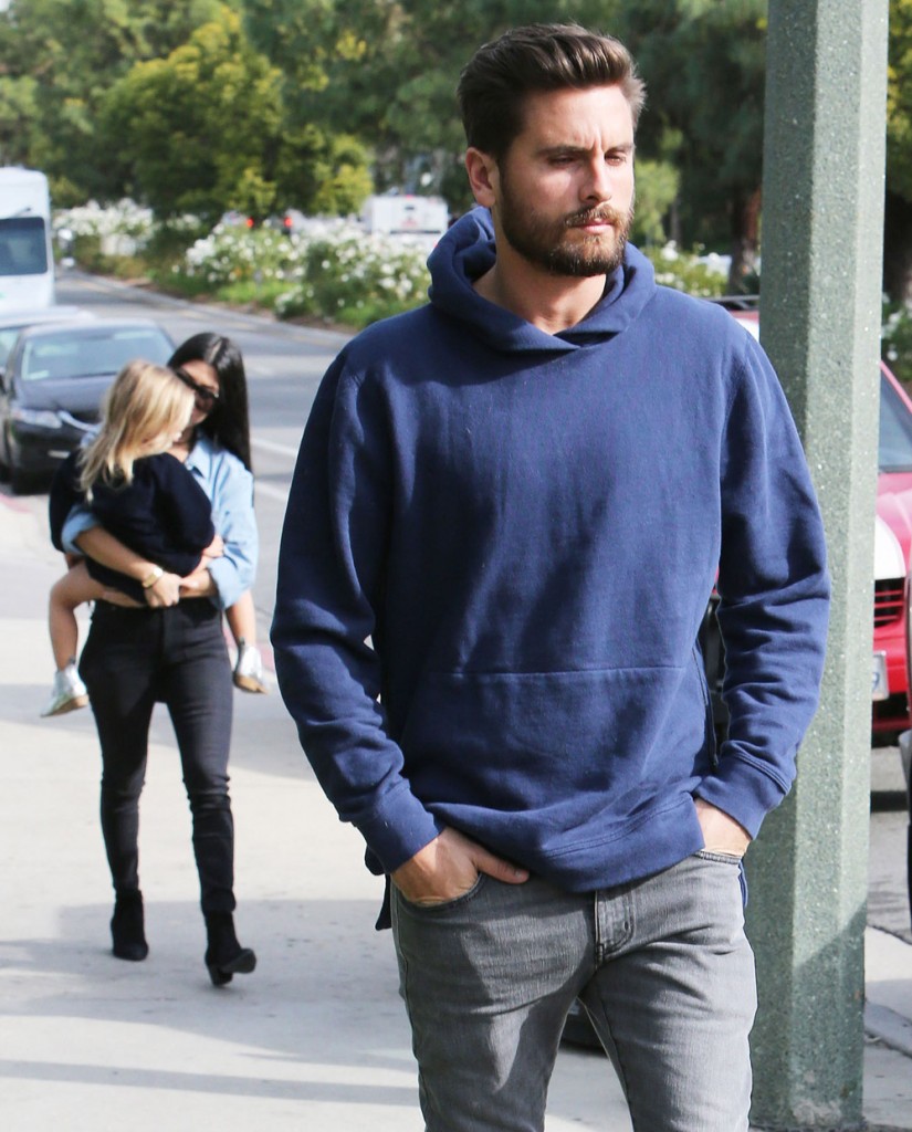 Kourtney Kardashian & Scott Disick Lunch In Calabasas