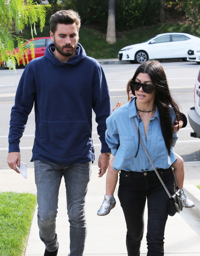 Kourtney Kardashian & Scott Disick Lunch In Calabasas