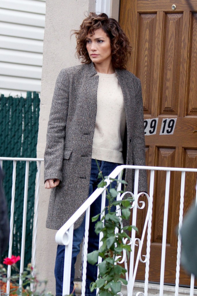 Jennifer Lopez spotted on the 'Shades of Blue' set in Astoria, Queens