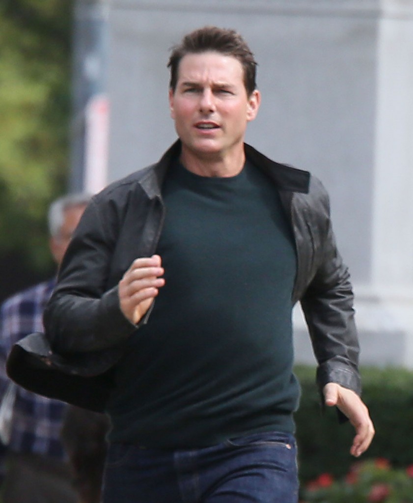 Tom Cruise And Cobie Smulders On The Set Of 'Jack Reacher: Never Go Back'