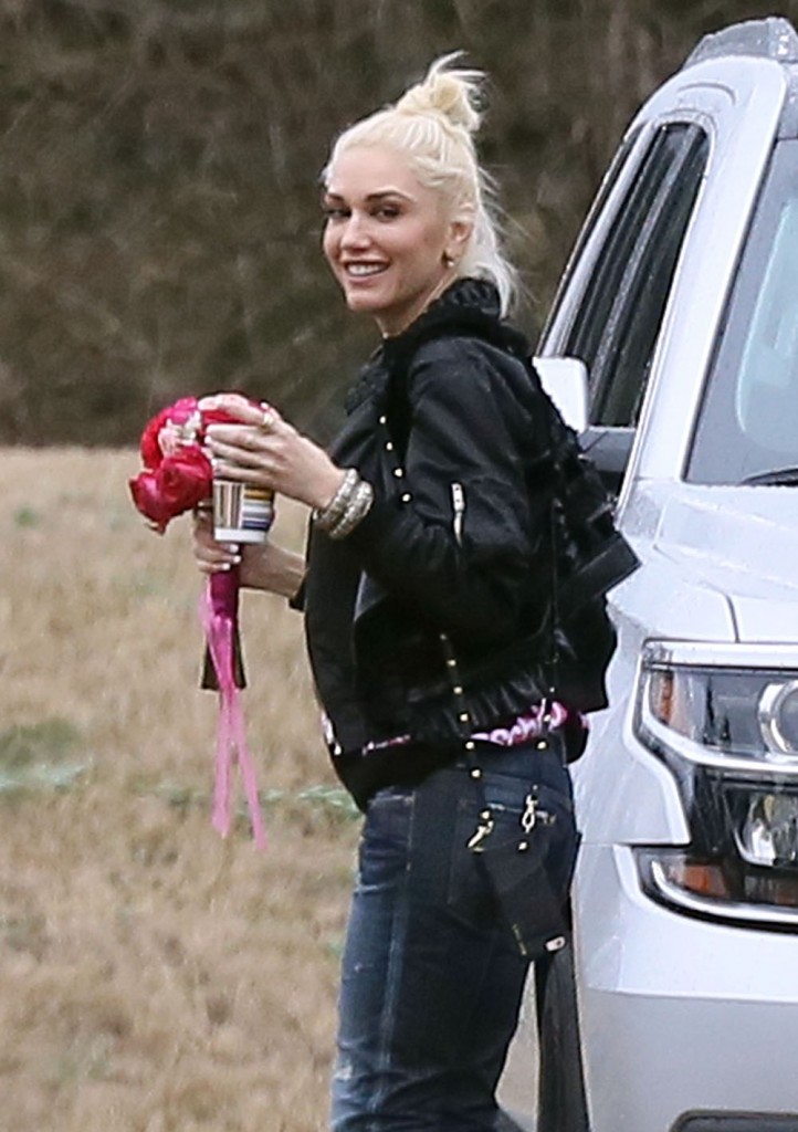 Gwen Stefani Caught The Bouquet At The Wedding Of Blake Shelton's Hairstylist!