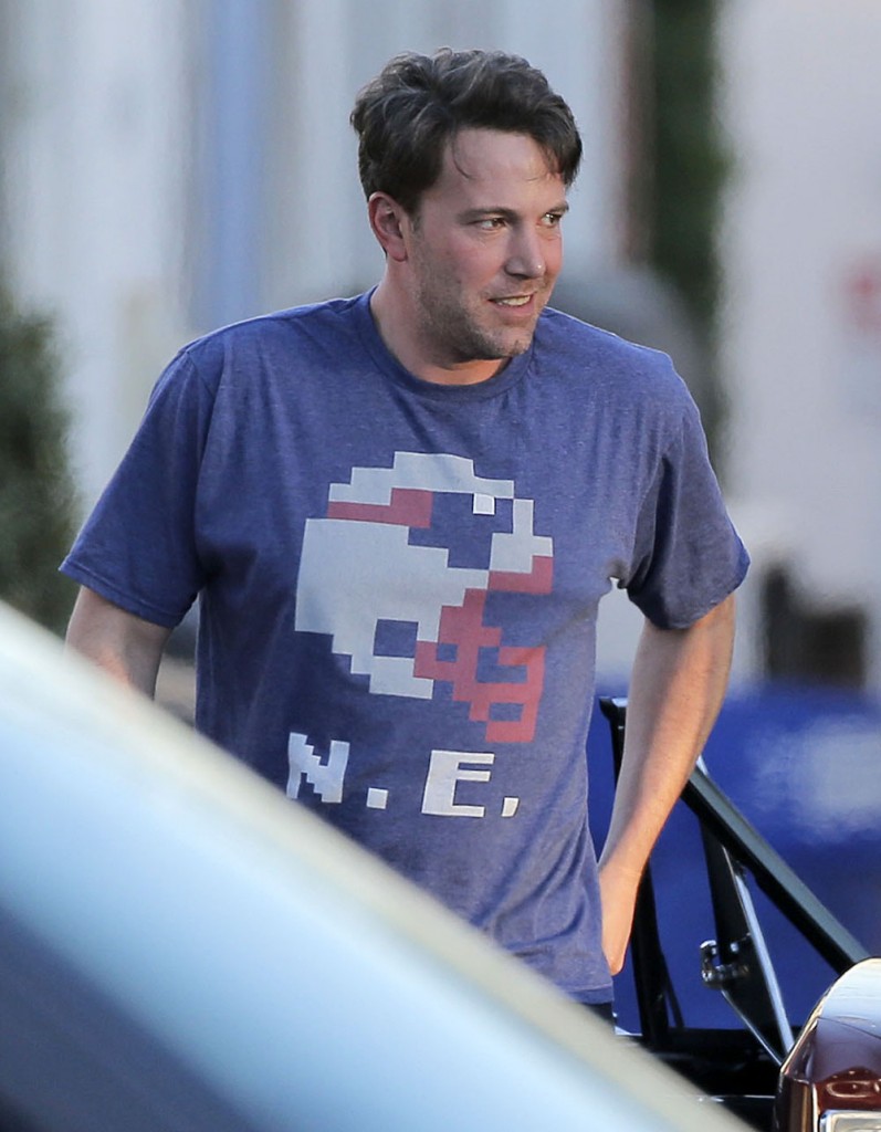 Jennifer Garner Takes Her Girls Out To Dinner With Ben Affleck