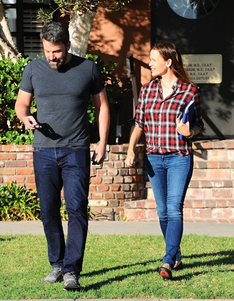 Ben Affleck and Jennifer Garner arrive at a building in Santa Monica