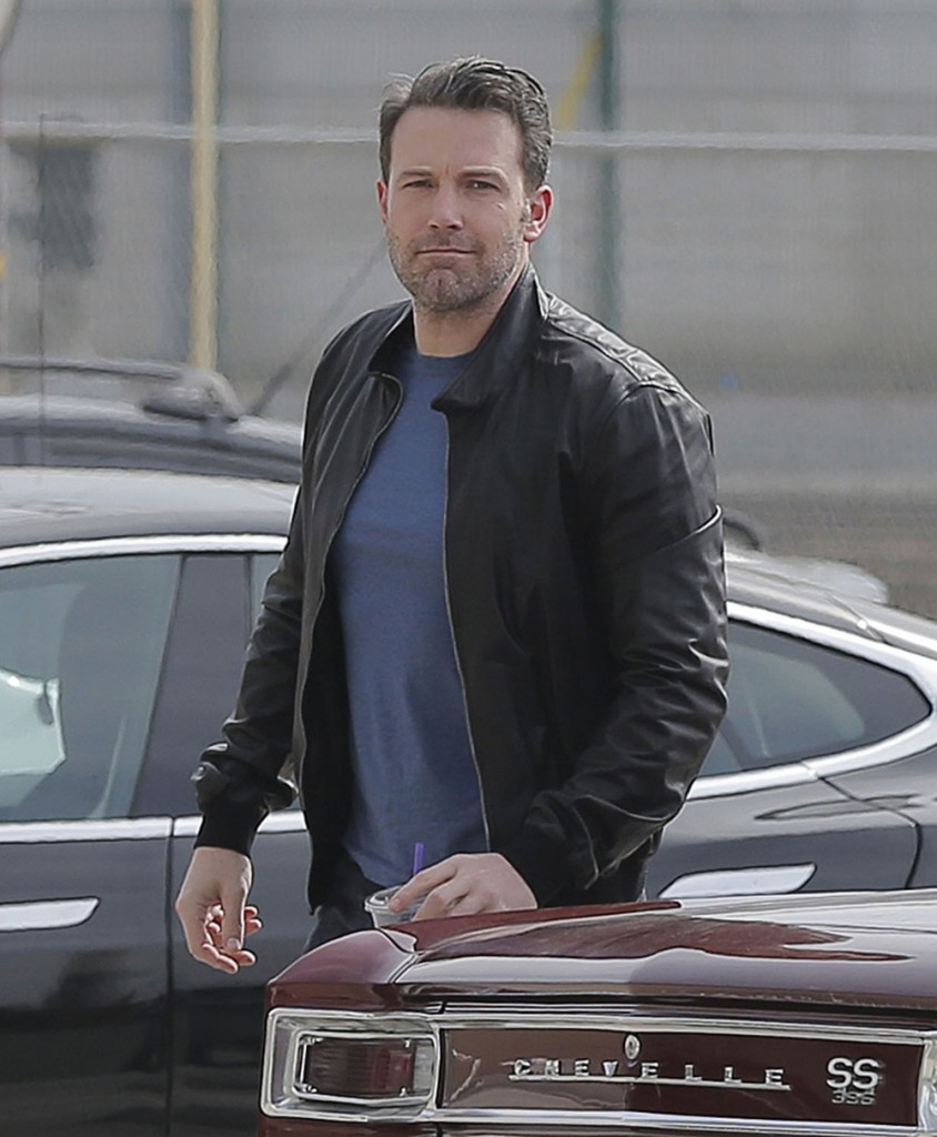 Exclusive... Ben Affleck Goes To A Studio In Santa Monica