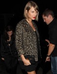 FFN_THUMBS42FF_Swift_Lorde_032616_52005449