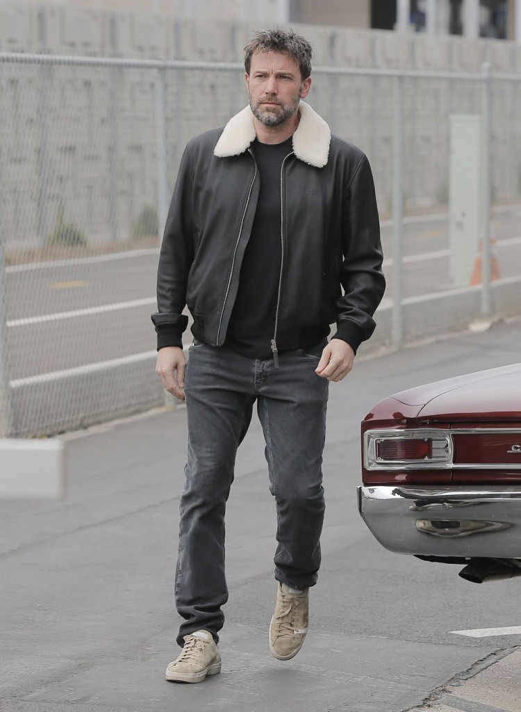 Exclusive... Ben Affleck Goes To An Office Building In Santa Monica