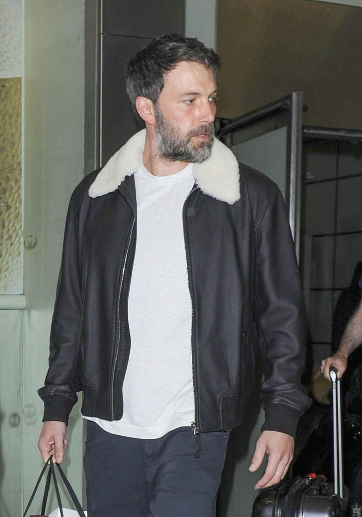 Ben Affleck & Jennifer Garner Arrive At St Pancras In London