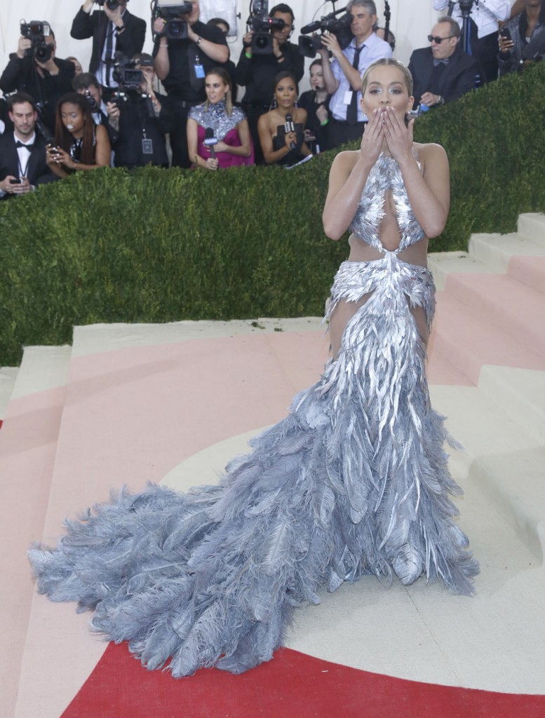 Met Gala 2016 - 'Manus x Machina: Fashion In An Age Of Technology'