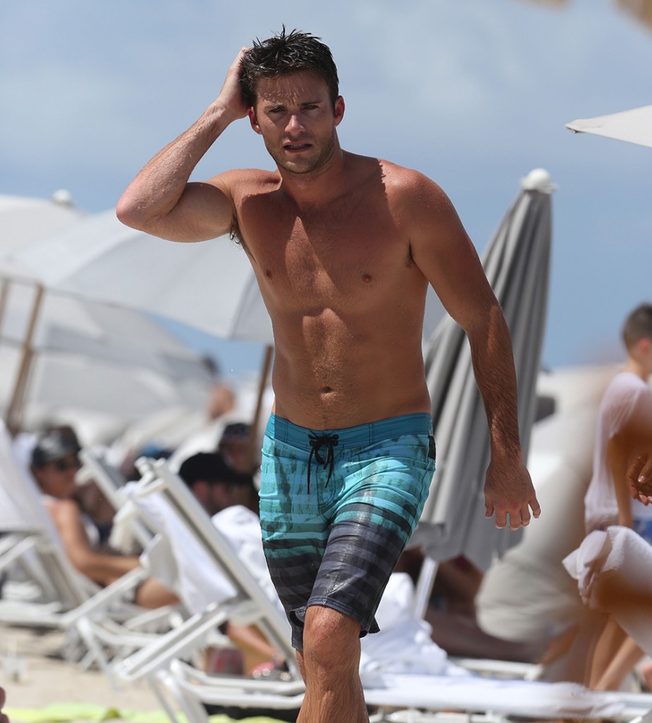 Scott Eastwood Enjoys A Dip In The Ocean While In Miami