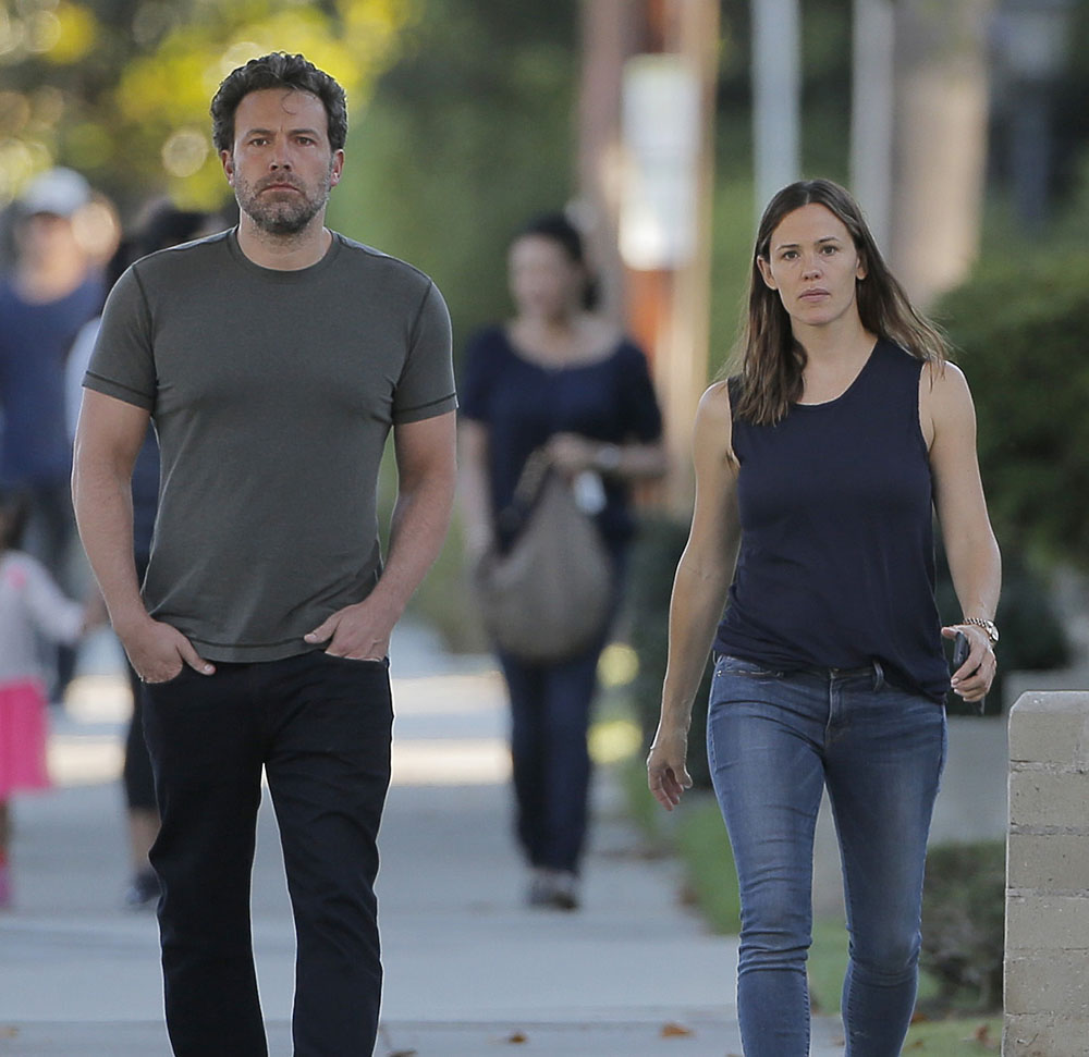 Exclusive... Ben Affleck & Jennifer Garner Out For Breakfast In Santa Monica