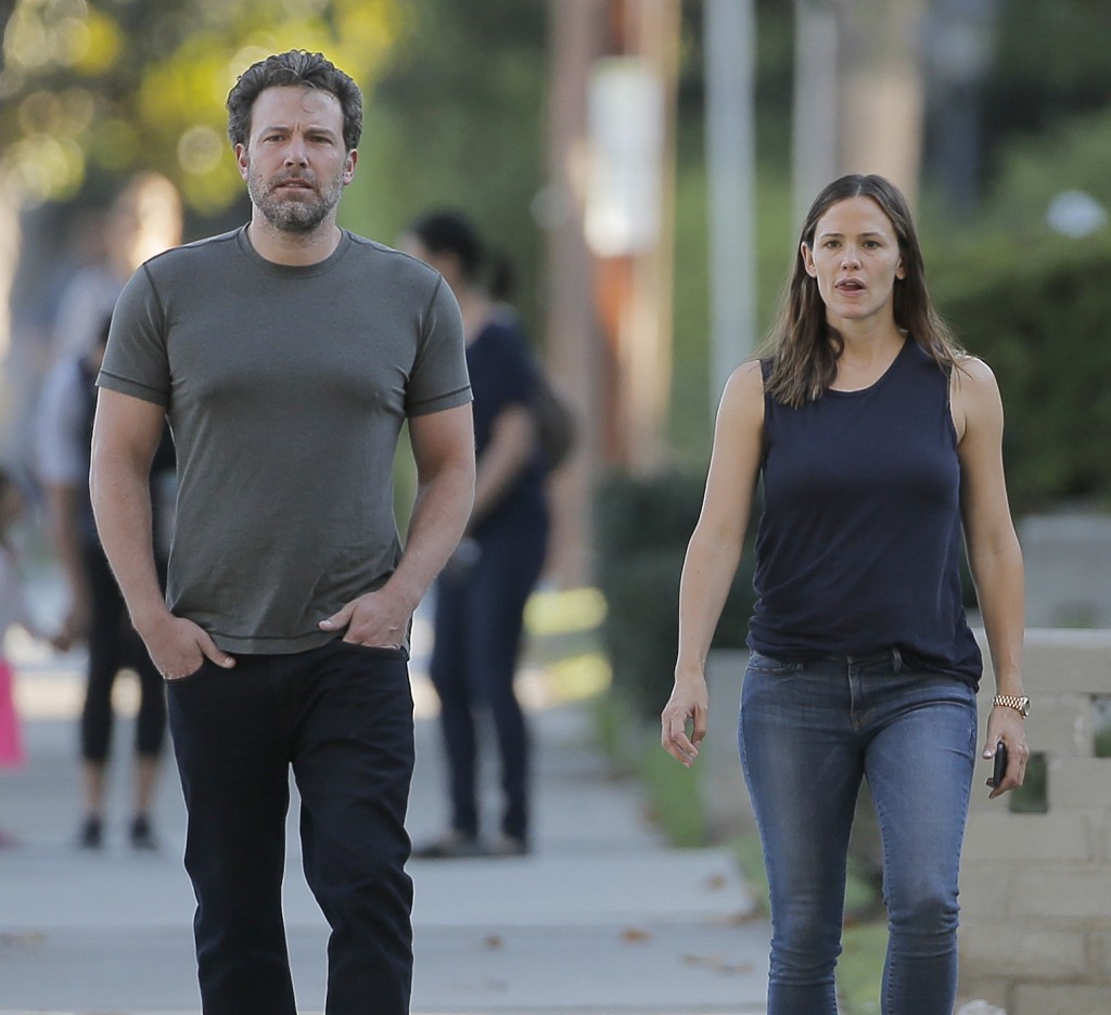 Exclusive... Ben Affleck & Jennifer Garner Out For Breakfast In Santa Monica