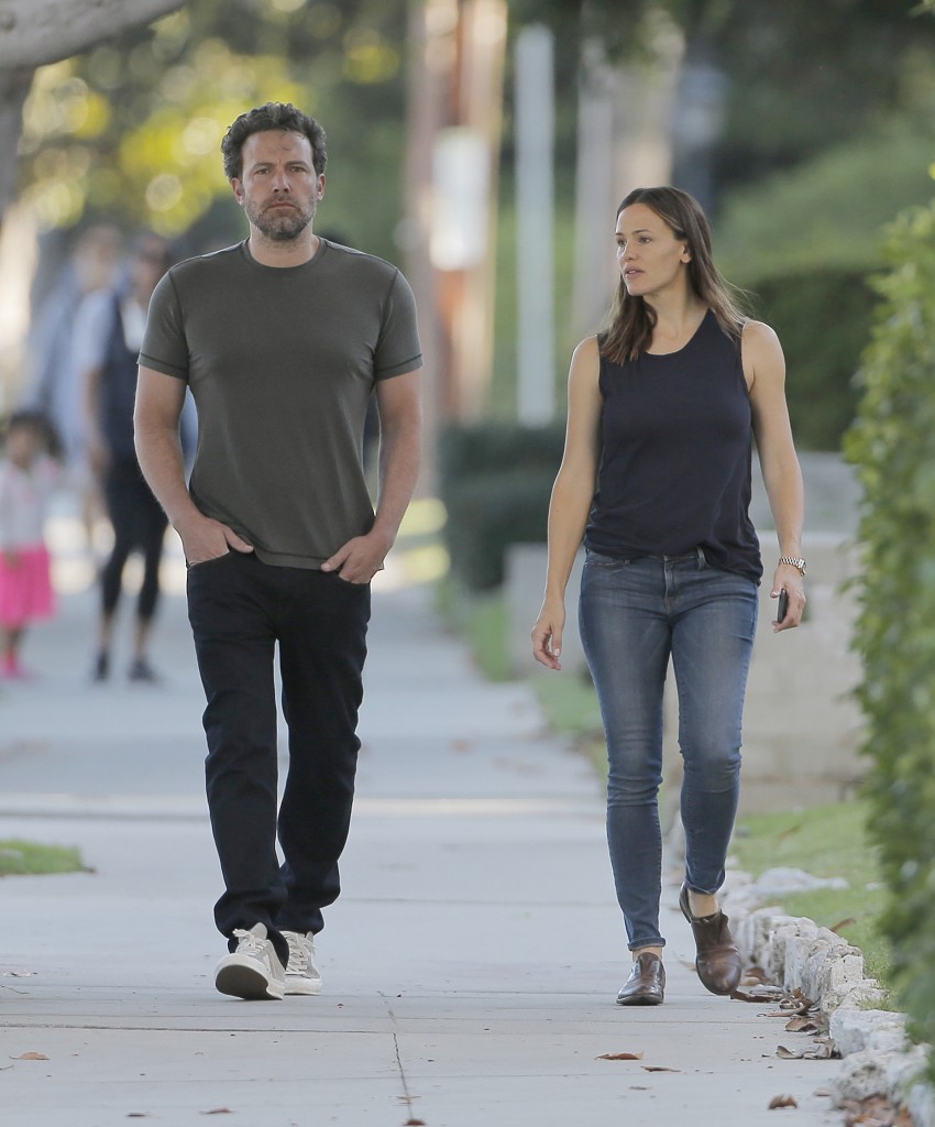 Exclusive... Ben Affleck & Jennifer Garner Out For Breakfast In Santa Monica