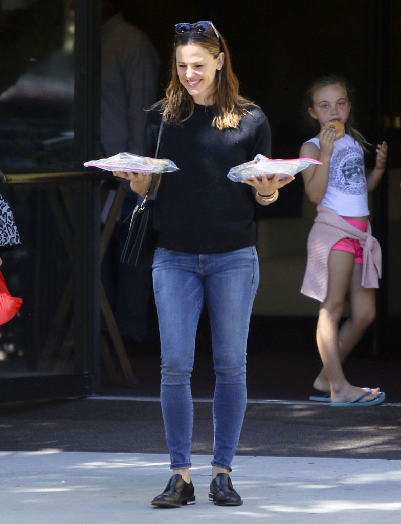 Jennifer Garner And Children Attend Church In Pacific Palisades