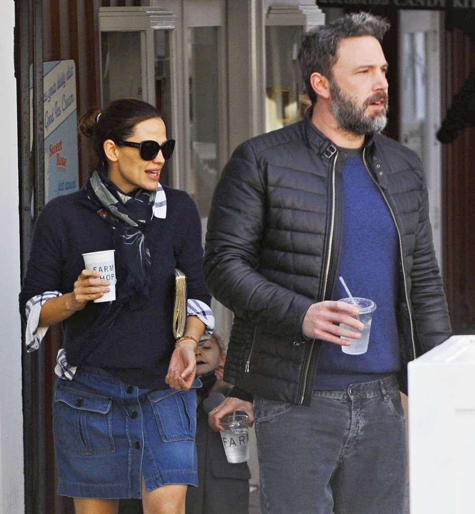 FFN_Garner_Affleck_PABLO_112816_52242012