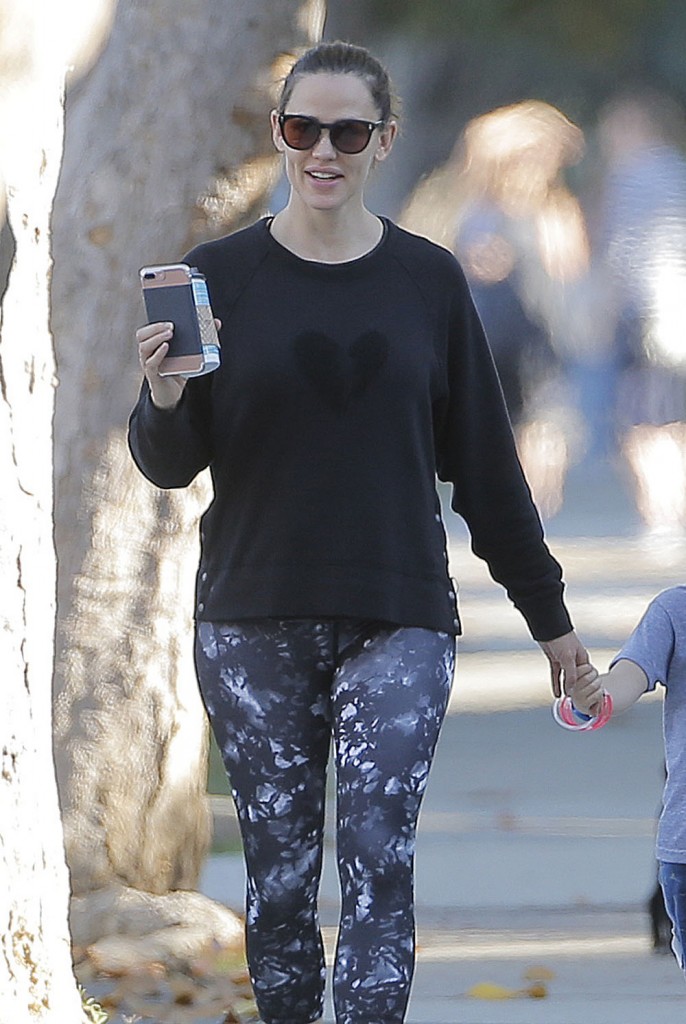 Jennifer Garner Out In Brentwood With Her Son