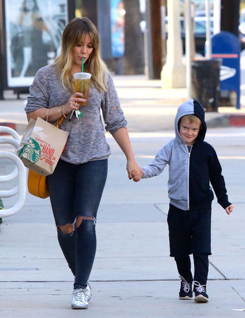 Hilary Duff Grabs Iced Tea With Son Luca