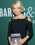 Megyn Kelly signs copies of 'Settle For More' at Barnes & Noble